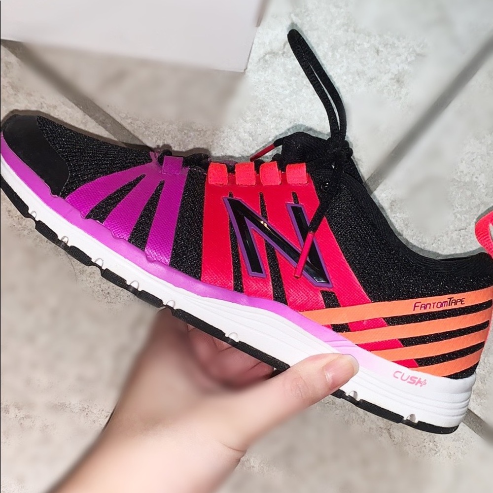 NEW BALANCE 811 Running Shoes